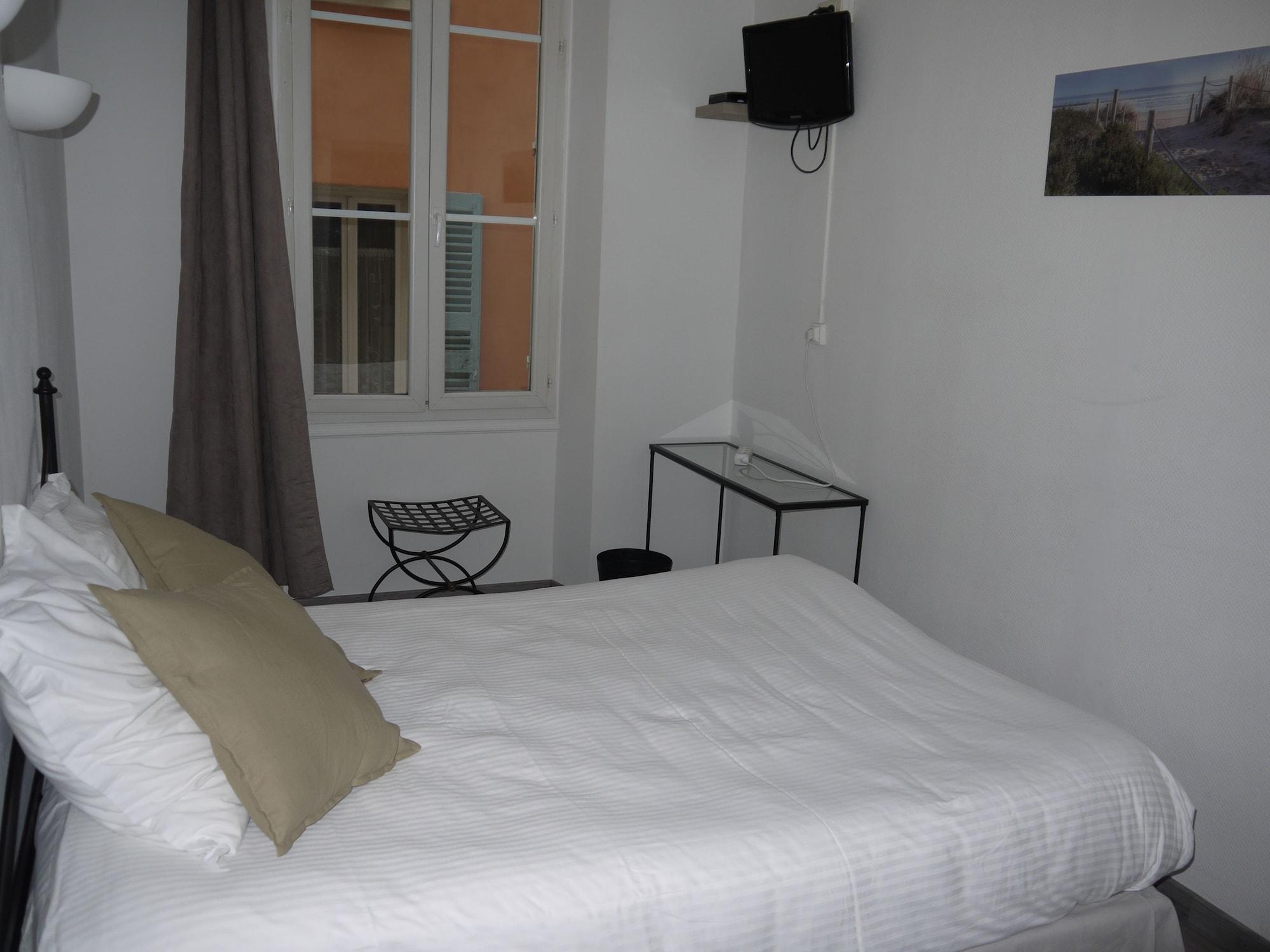 Hotel Portalet Hyères Exteriér fotografie