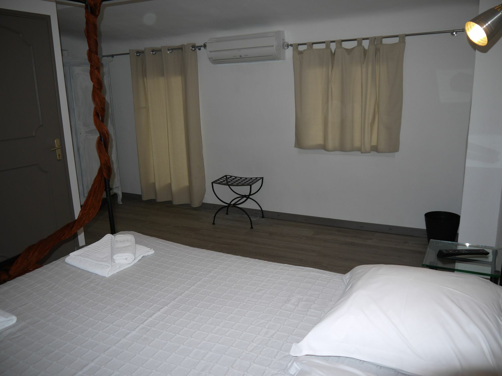 Hotel Portalet Hyères Exteriér fotografie